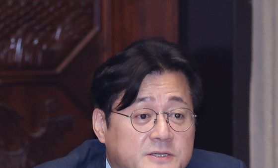 예결위 답변하는 홍익표 정무수석