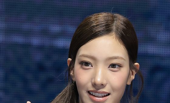 튜이드 서연, 예쁜 미소에 지효가 보이네
