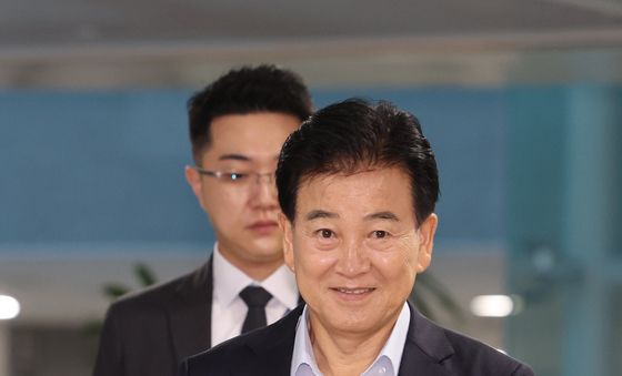 세미나 참석하는 정동영 통일부 장관