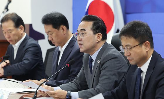 인사말하는 박홍근 장관