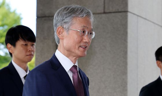 출근하는 대법원장