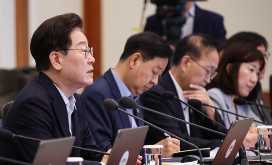 국무회의 주재하는 이재명 대통령
