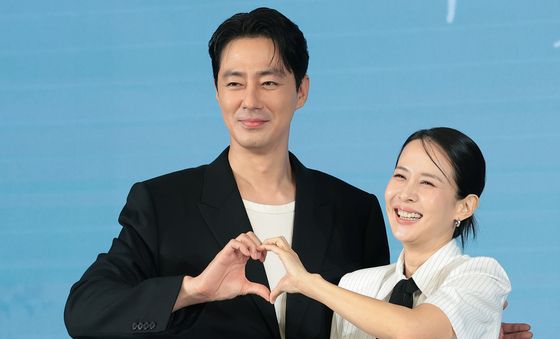 조인성, 조여정에 매너손