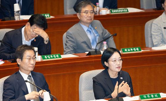 예결위 답변하는 한성숙 총리