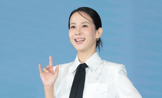 조여정, 환한 미소
