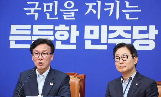 발언하는 김민석 대표