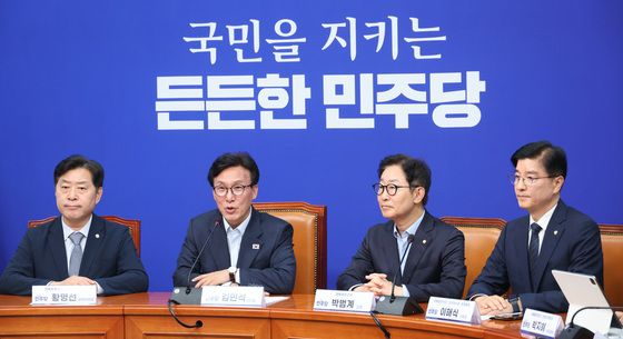 대통합추진단 첫 회의 주재하는 김민석 대표