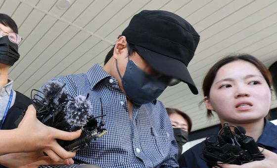 구속 전 피의자 심문 마친 제주 부 모 경장