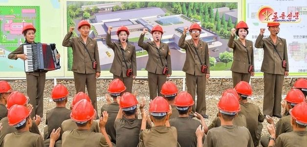 北 봉산군 당 선전대, 군인 건설자 대상 경제선동