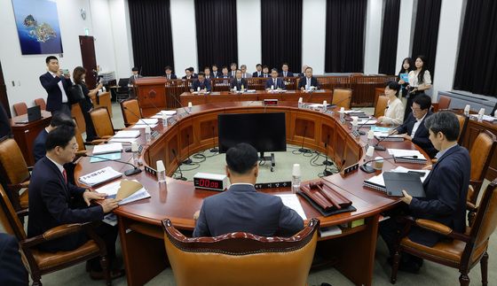 정보위원회 전체회의