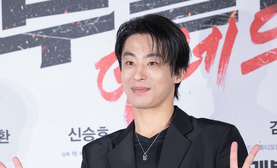 '레드' 구교환