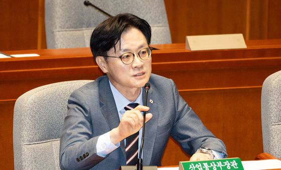 의원 질의 답하는 김정관 산업통상부 장관