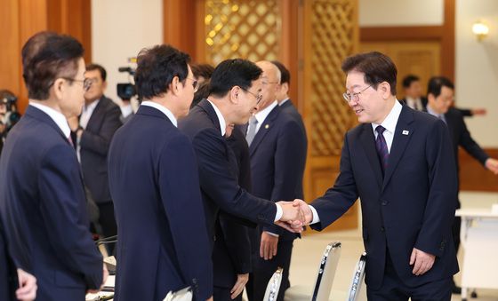 중앙지방협력회의 참석하는 이재명 대통령