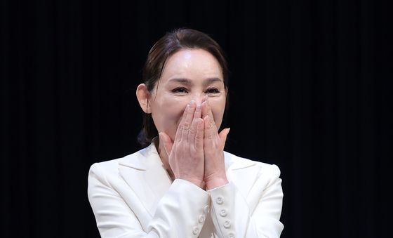 양수경, 수줍은 미소