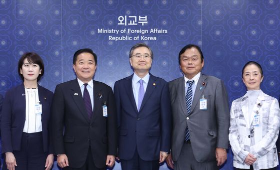 조현 외교장관, 일본 의원단 접견