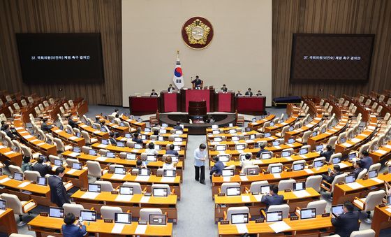이진숙 제명 촉구 결의안 국회 본회의 통과