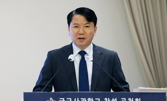 국군사관학교 공청회 발표하는 김홍철 국방정책실장