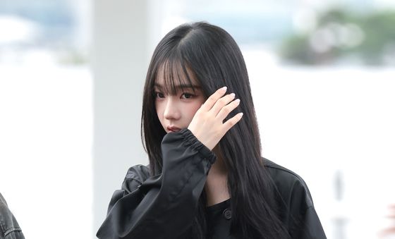 카리나, 공항 패션은 미니 스커트