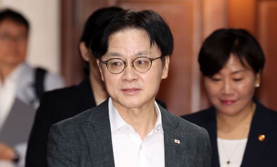 대외경제장관회의 참석하는 김정관 장관