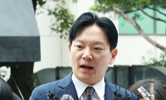 질문 답변하는 박상용 검사