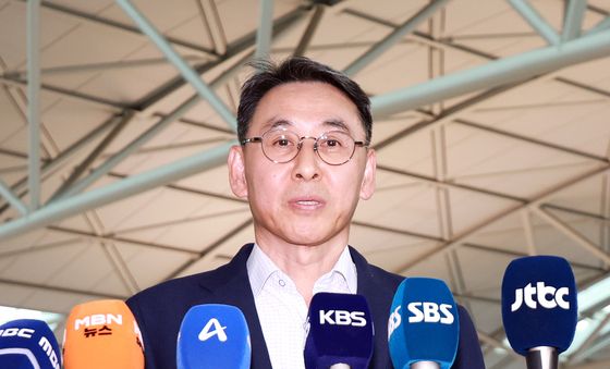 취재진 질문에 답하는 정연인 두산에너빌리티 대표이사