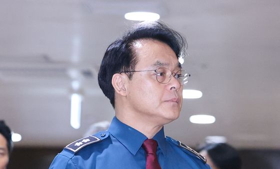 부경장 사건 피해자 빈소 들어서는 고평기 제주경찰청장