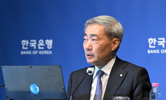 발언하는 신현송 한은 총재
