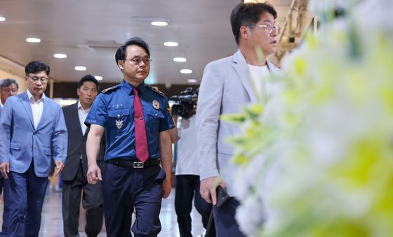 고평기 제주경찰청장, 부경장 사건 피해자 빈소 찾아