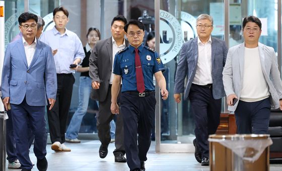 고평기 제주경찰청장, 실종사건 허위종결 피해자 빈소 조문