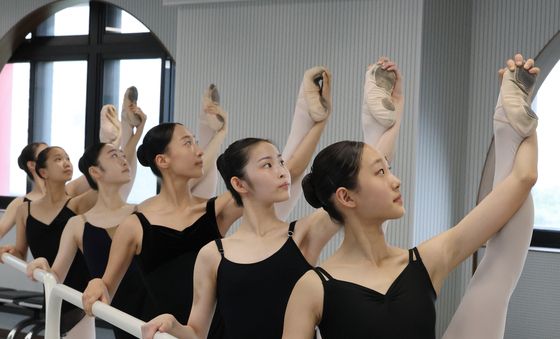 백조가 되기 위한 발레리노의 노력