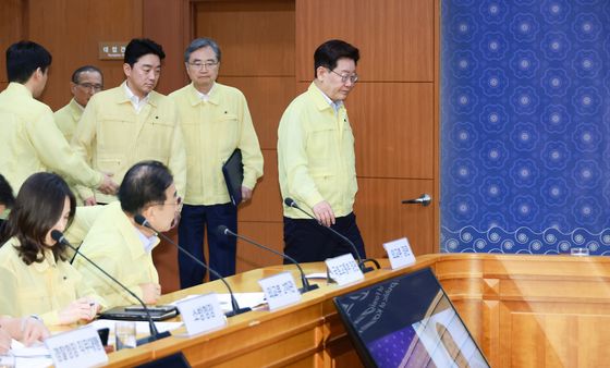 이재명 대통령, 네팔 홍수 대응 긴급회의 입장