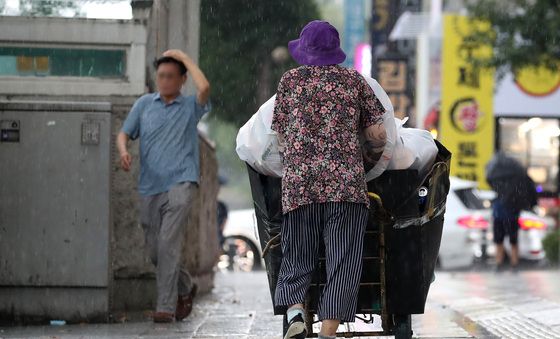 '천근만근' 삶의 무게