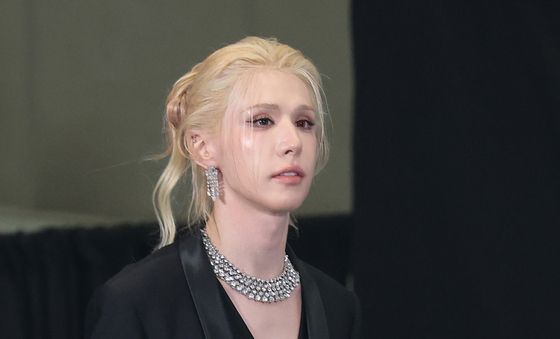 우무티, 빛나는 입장