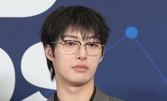 에이티즈 민기, 근사한 안경 오빠