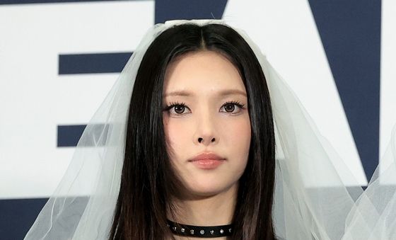아일릿 윤아, 케이 바비