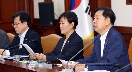 비상경제본부 희의 주재하는 구윤철 부총리