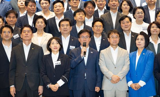 정기국회 대비 국회의원 워크숍 마무리 발언하는 김민석 민주당 대표