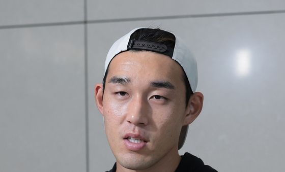 유럽 진출 앞두고 인터뷰하는 송민규