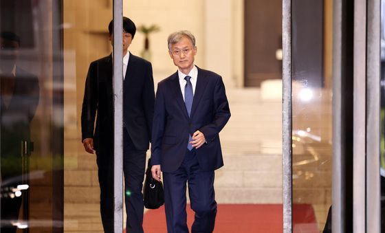 대법원 나서는 조희대