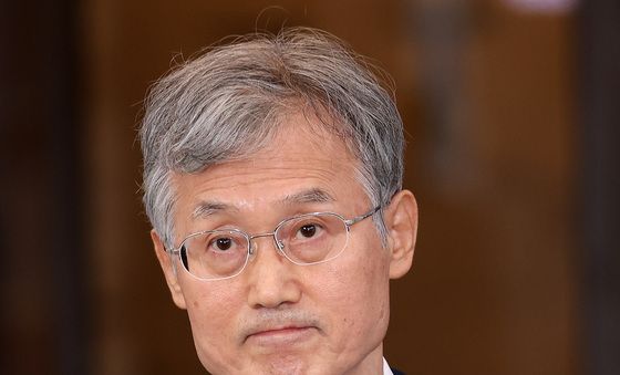 조희대 대법원장 “심려 끼쳐 죄송…내주 공식입장 낼 것”