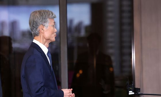 조희대 대법원장 “심려 끼쳐 국민께 죄송…내주 공식입장 낼 것”