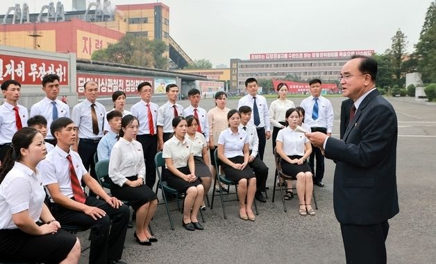 北 당·정 간부들, 청년절 맞아 김일성대 등 찾아 청년 격려