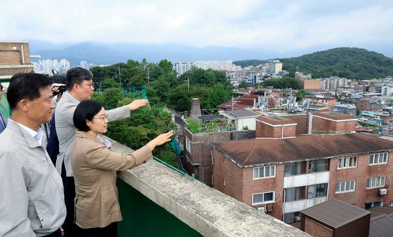 서울 민간재개발 사업 현장점검 나선 한성숙 총리