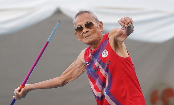창던지는 106세 사왕 잔프람