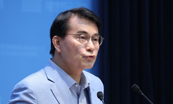 선관위 현안 관련 기자회견하는 윤상현