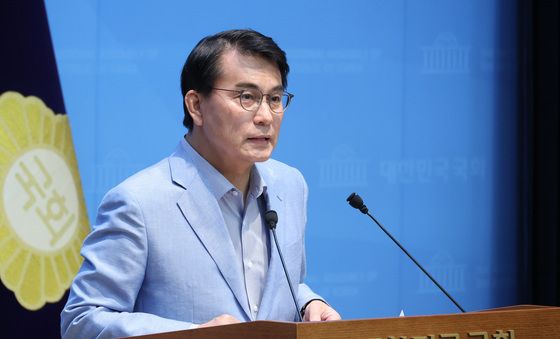 국조특위 관련 기자회견하는 윤상현