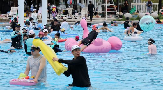 '도심 속 워터파크' 한강공원 수영장 운영 종료
