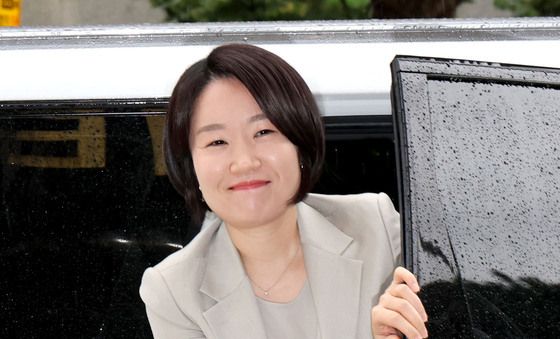 인사청문 준비사무실 출근하는 이소영 중기부 장관 후보자