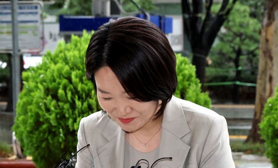 인사하는 이소영 중기부 장관 후보자