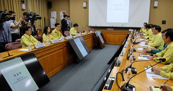 외교부 찾아간 국회 외통위원들